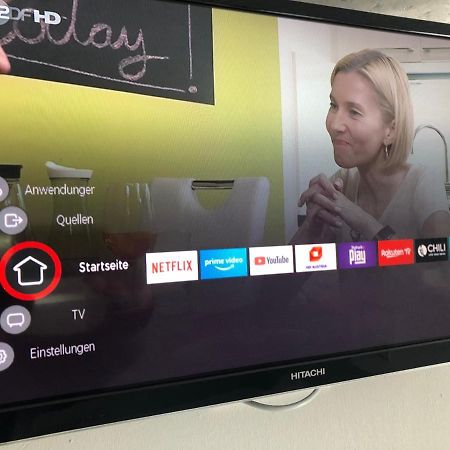 Modernes Zimmer Mit Kuechenzeile Und Bad Denkte Экстерьер фото